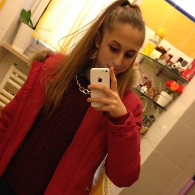 Hi i'm italian! And i'm 14! I love One Direction, so much! follow me please.