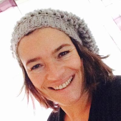 Mindfulnesstrainer, lifecoach, loopbaan/ mobiliteitsadviseur en super Mama! Gedreven, energiek , nieuwsgierig. Yoga & Pilates.