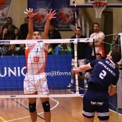 Jugador Profesional de Voleibol. Venezolano.