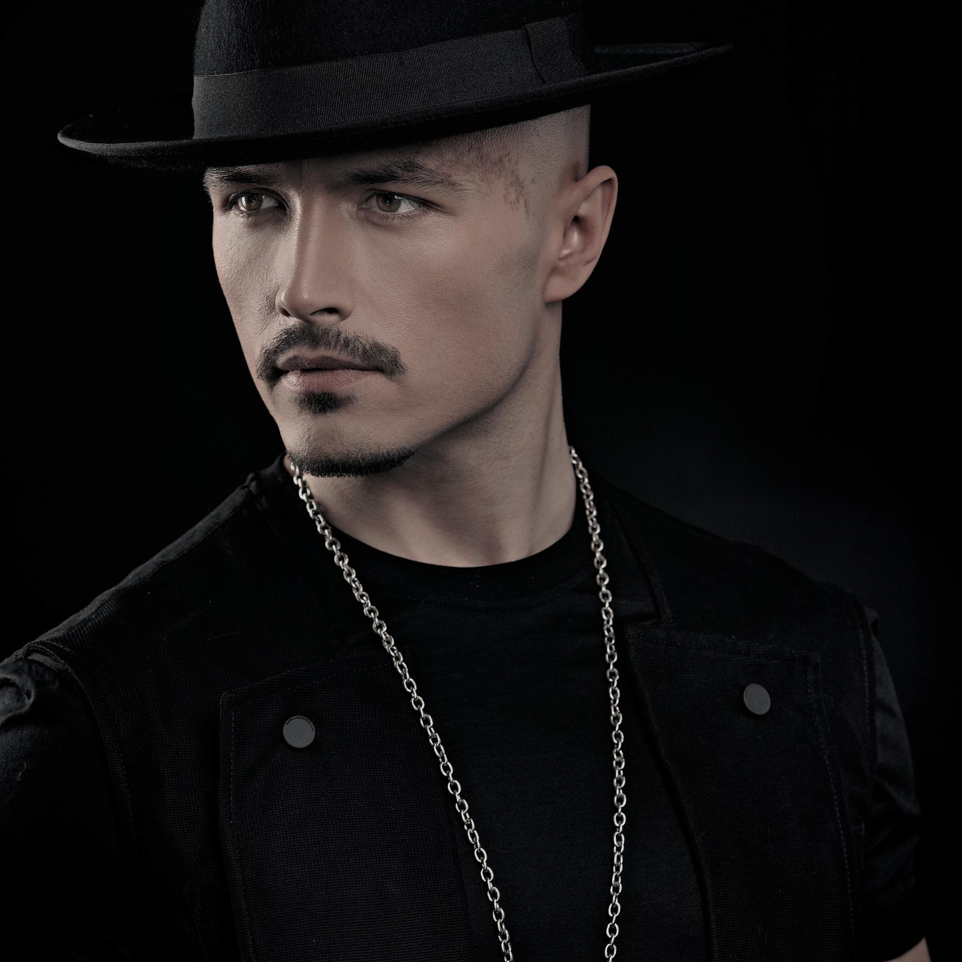 dancer | teacher | choreographer | info@tomassimon.co.uk