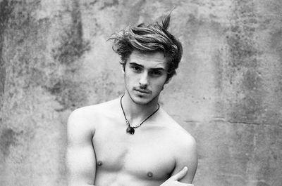 thetextfrom5sos's profile picture. Done with this account. Free follow. FOLLOW @xcloseasnarryx