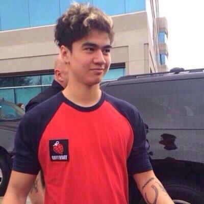 Go follow @irwinxbubble bc she gave you this follow ✨✨