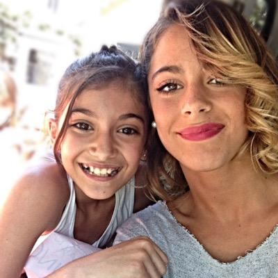 Lel1971's profile picture. tu heroe usa capa, la mia un microfono. martina stoessel tinista