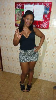 adoro sair pra festas,gosto de beber,mas dentro do limite,gosto de daçar,adoro lasanha e pizza.