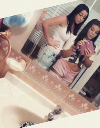 BelenParejo's profile picture. Feliz : ) sin ellas no seria nada mis fumetas os kieroo   ! Fiiiiiesta locaa :D