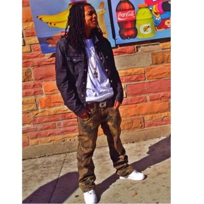 IM OVER EAST WIT DEM B's BEHIND ME #BON #BNC I THROW UP TWO #Lz BUT I DONT TAKE NONE IM SO 1000 IT TOOK 100 10TIMEs TO FIND ME #GANGGANG #WEALL ON DA SAMETHANG