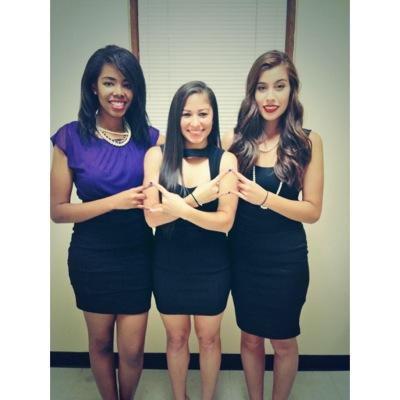 The typical everyday problems of the ΣΘΕ Sweethearts: @lisasecura & @_kimberleerenee . ΒΔ