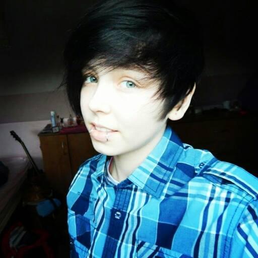 Andy || YouNow : Andy_H || Youtube: Andy Halpenny