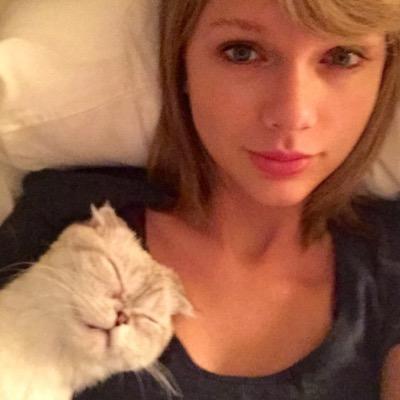 Taylor Swift is my hero! I love Taylor so much! taylor followed me on tumblr! my tumblr is @myqueebtaylor! My dream is to meet taylor before my time is up!!
