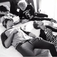 voting acc (@cake96votesos) 's Twitter Profile
