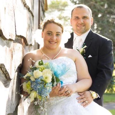 i just married the love of my life.. we danced away to taylor swift!! taylor swift is ine of the most amazingg women i know she is by far my hero 3