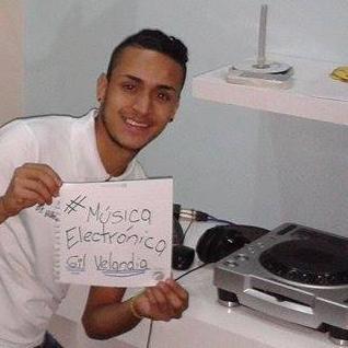 Gil_VelandiaDJ's profile picture. Disc jockey..#Techhouse #VocalHouse #LatinHouse #PitchControl #Underground-Facebook.com/Giil Velandiia