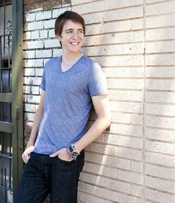 [OFICIAL]. El gemelo guapo. hermano de @FredWTty . Juro solemnemente que esto es una travesura. @Angelinatty ❤️. #GemelosWeasley. #ED. {#Pottertty}.