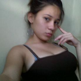 Soi una nena bisexual qiero conocer parejas y chicas