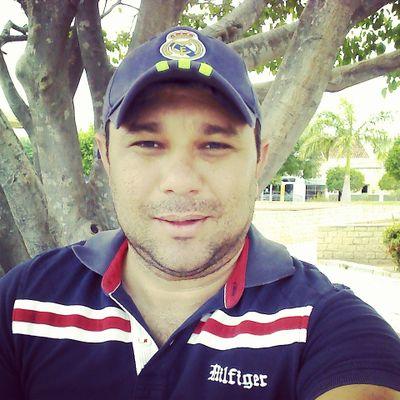 📒📘Administração, Ciências Contábeis - ⚽️Apaixonado por esportes e pela vida. Feliz!