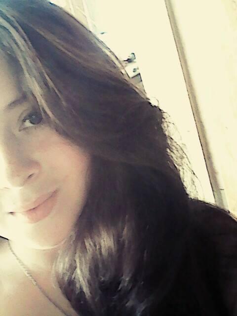 Feia, chata, Boba, Corintiana, insuportável...
 Então eu Não so Perfeita Mais fais por merecer que eu faço valer a pena :3