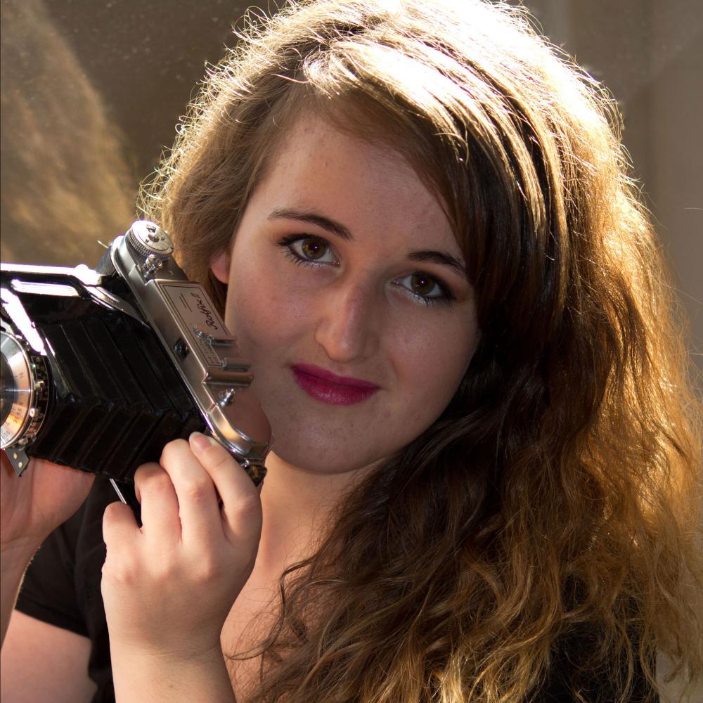 Portrait, Pet, and Landscape photographer.