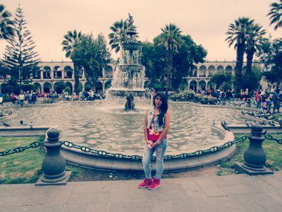 tratame como una REYNA & te tratate como un REY  tratame como un jugete y te enseñare como se jueGA! *-*