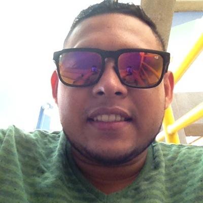 Hans_11's profile picture. alegrea de ser como soy, sin duda que la vida te hace cambiar muchas veces a como eres pero los principios siempre se conservan.....