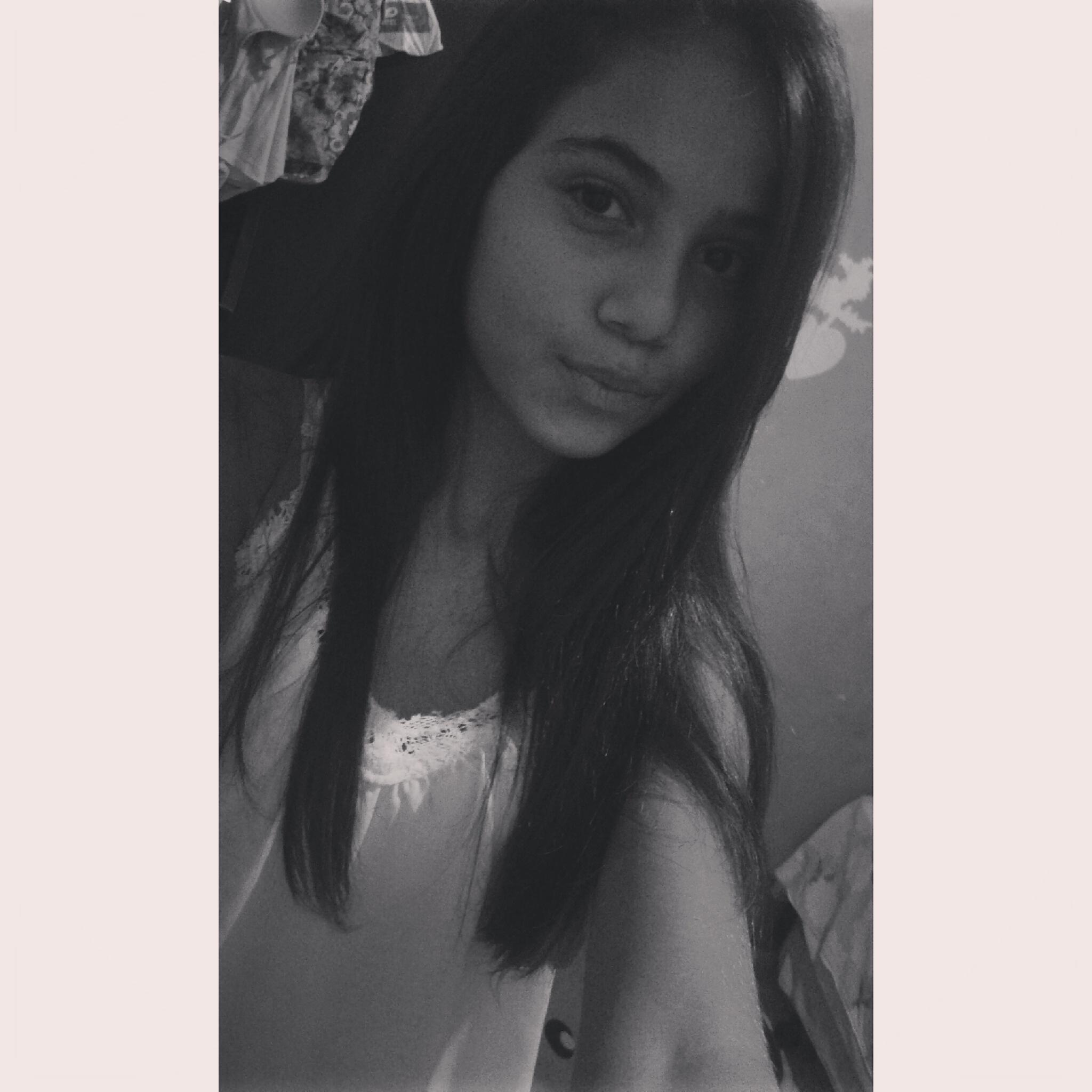 14 years ☀, sou apaixonada por séries⚓, Meios-Sangues e Initiates ✨, sou Lovatic de sangue ❤, Snap:izaaaaraujo♚.