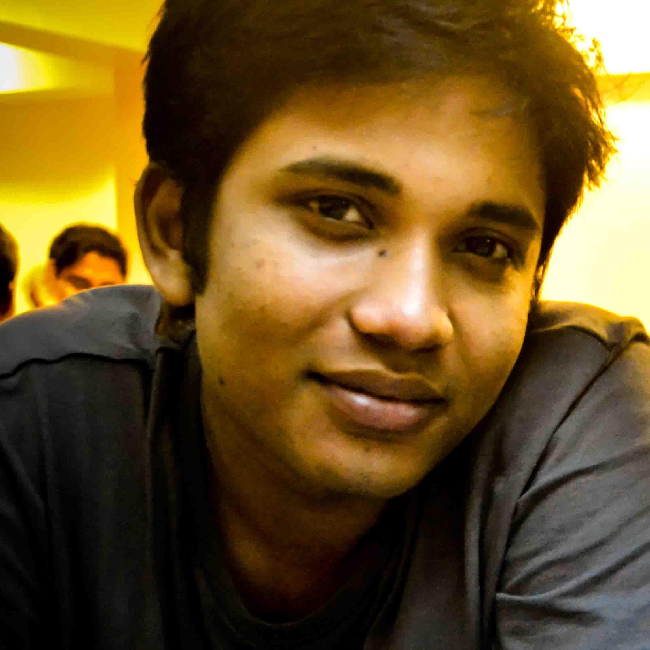 Engineer || Photographer || Want to be a traveller someday || Foodie
