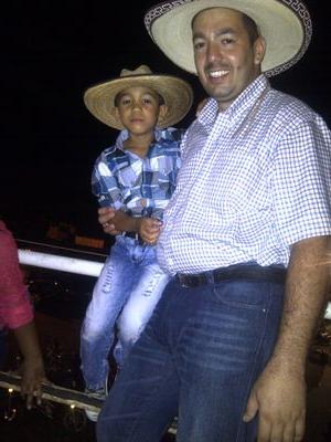 Estudiante, trabajador y Padre de Familia