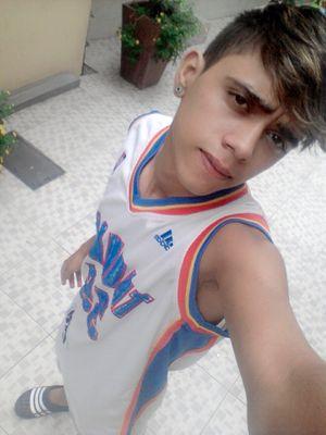 Nome:Matheus De Sanchez
Facebook:Matheus Cagao
Stts:Sou Virgem Beijo :*

SOLTEIRO 3:)