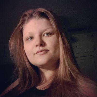 30 year old mother of 4 and wife.... I'm very outspoken and take no crap from others.... I love music, art, dancing, animals, nature, reading,  and the out door