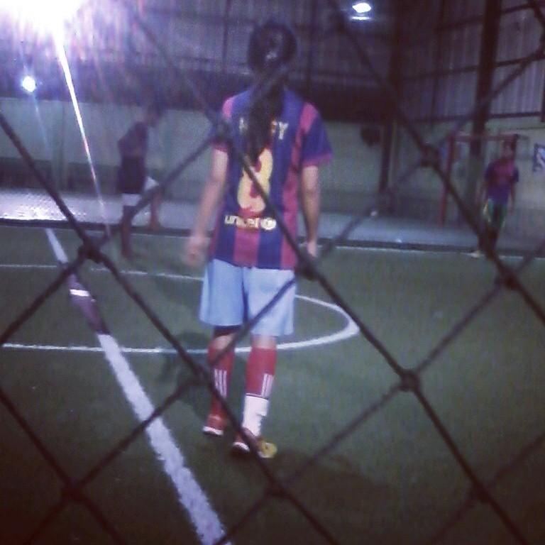 I ♥ love musics and football :) football is my life. follow my insta: adinthahappy for more info.