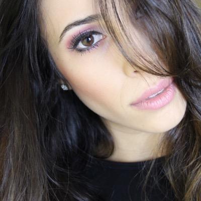 TLofSierra's profile picture. just wanted to see what sierra sees on her tl :)