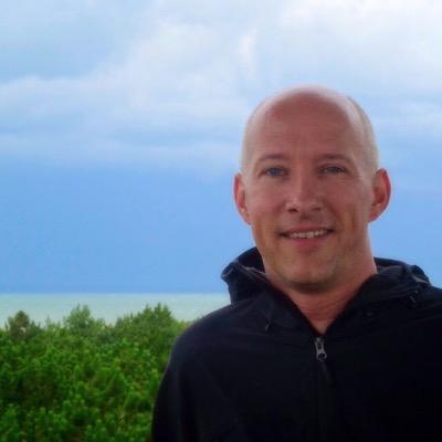 I use this account for my very own creative ideas // my active twitter avatar is @CBasis // my model is a yellow Tischkickerball reminds me of @SAPMentors lemon