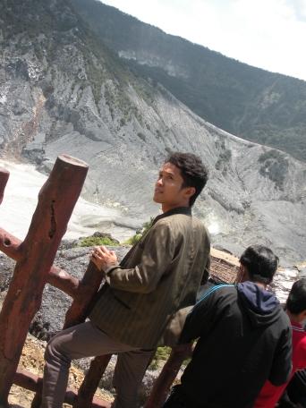 AchmechiAmeenov's profile picture. be silent