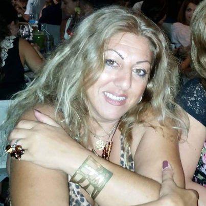 The world's first bionic woman (they have rebuilt me) & Taramasalata specialist. Spurs Supporter and music mad. I sing a lot in the car too.