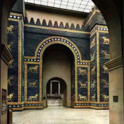الوطن كلمة بسيطة وحروفها قليلة، ولكنّها تحمل معاني عظيمة وكثيرة نعجز عن حصرها..أحبك يا عراق 🇮🇶