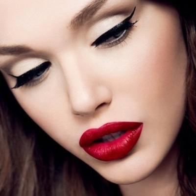 love life and everything that comes with it... always positive....
                                         Makeup Artist