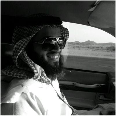 معلم ولازلت أتعلم ،امارس التجاهل في حياتي كثيراً ولا اخجل من هذا الاعتراف ...وذلك لأن اهتمامي لا امنحه إلا لمن يستحقه.. ((ما اجمل الابتسامة ))