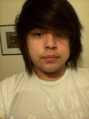 Just a 16 year old boy who is into conspiracies and kik me captain_skittless