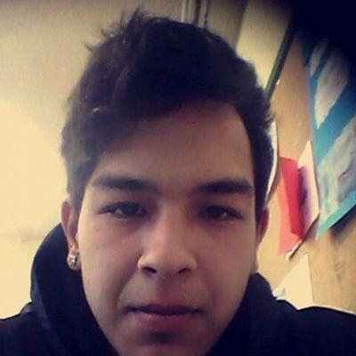 Mirame como un extraño,como un enfermo,como un macarra o como un puto loco de amor...
