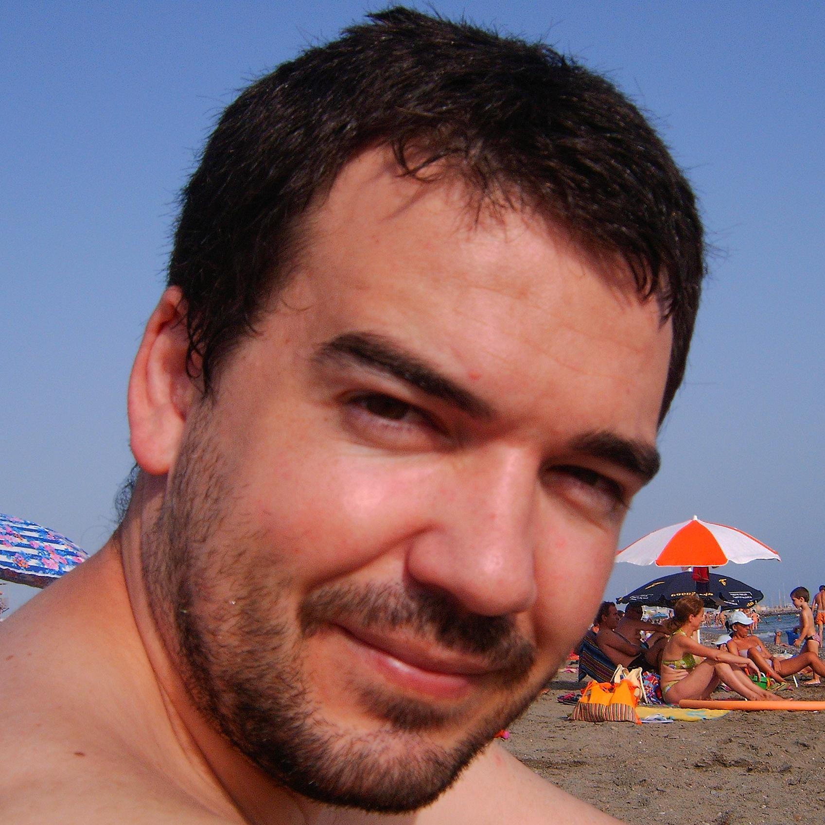 raulfuenru's profile picture. 