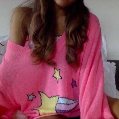 follow @calumsagb, she gave you this free follow