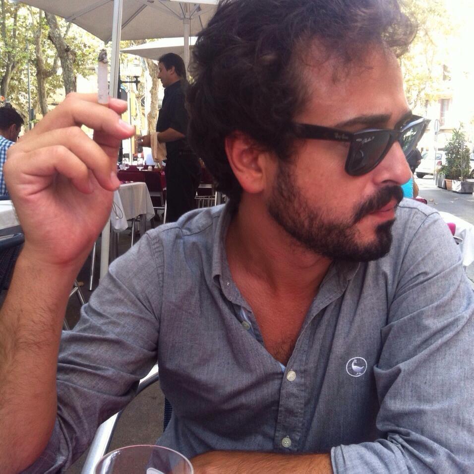 Nerd, perruno y co-fundador de @feedermetrics. Toco la batería y doy clases de #mkt. Tuiteo sobre #cine #tech #politica #futbol #musica #innovacion