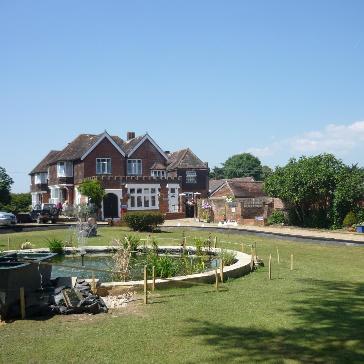 CaryllsCH's profile picture. Move into a 1 or 2 Bed Apartment set in a beautiful country house from £60 per night with no tie-ins. Let today, pay weekly, leave when you want.