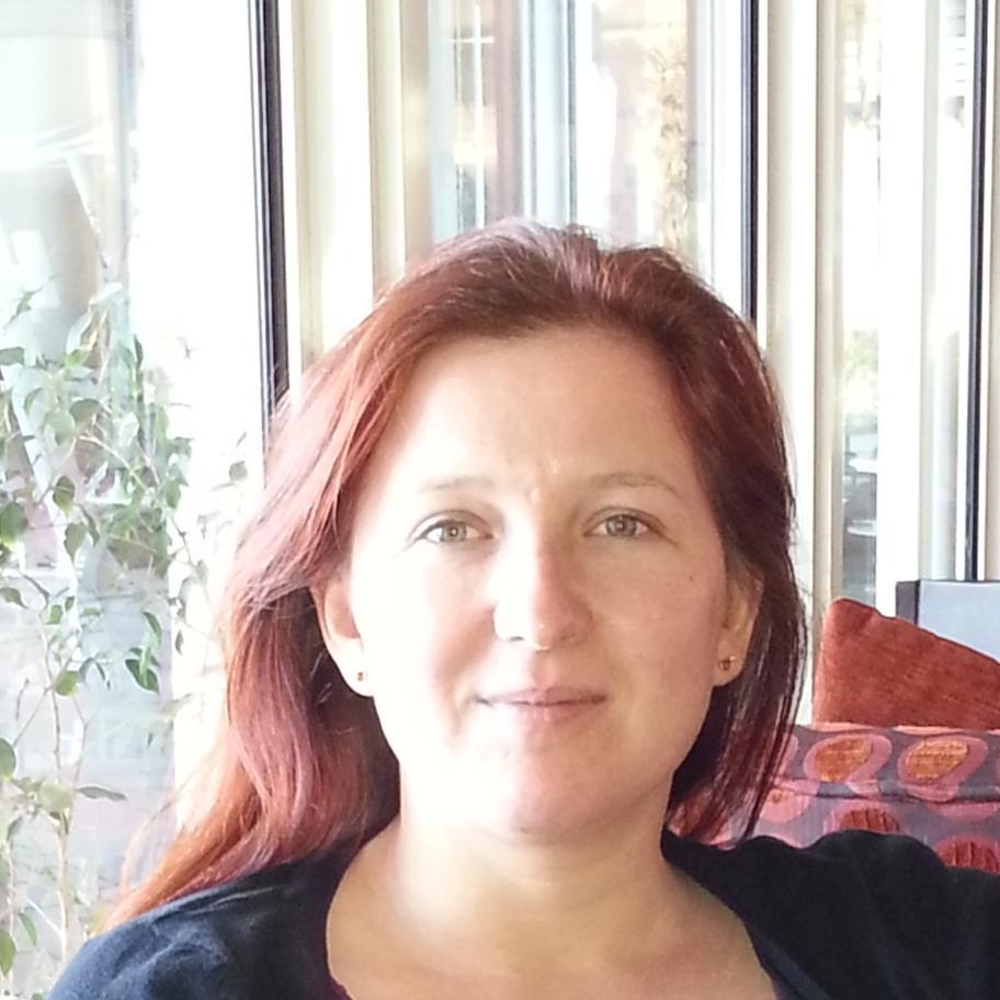 Living in Cologne, Germany. Passionate scuba diver and slow runner. Love to travel and be outdoors.