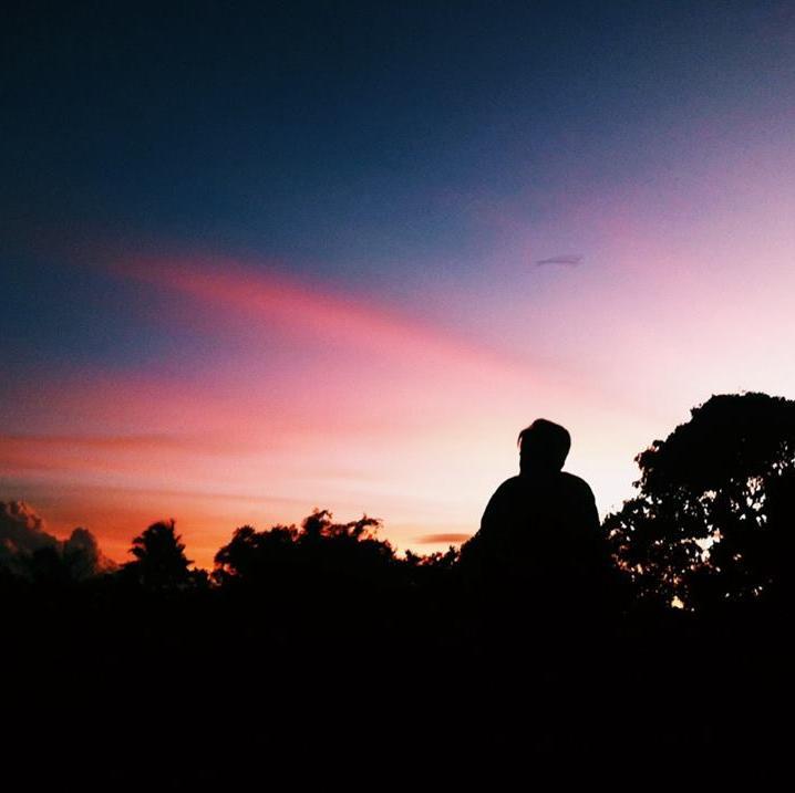 mensyukuri hari ini mengikhlaskan apa yang tlah berlalu