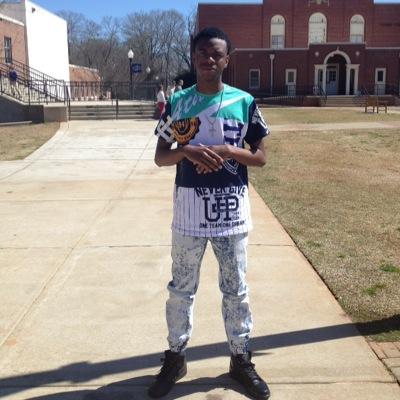 #Balling wit a kool kid name dye.Living life is what I'm doing now ,Just follow me and my pretty best friend @__ThisMidget !