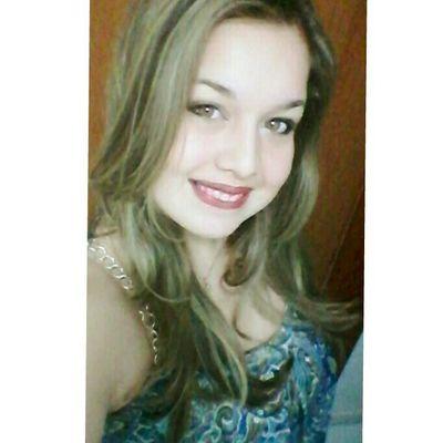 Eu não sabia o que fazer com esse sentimento. Felicidade.
(Effy)