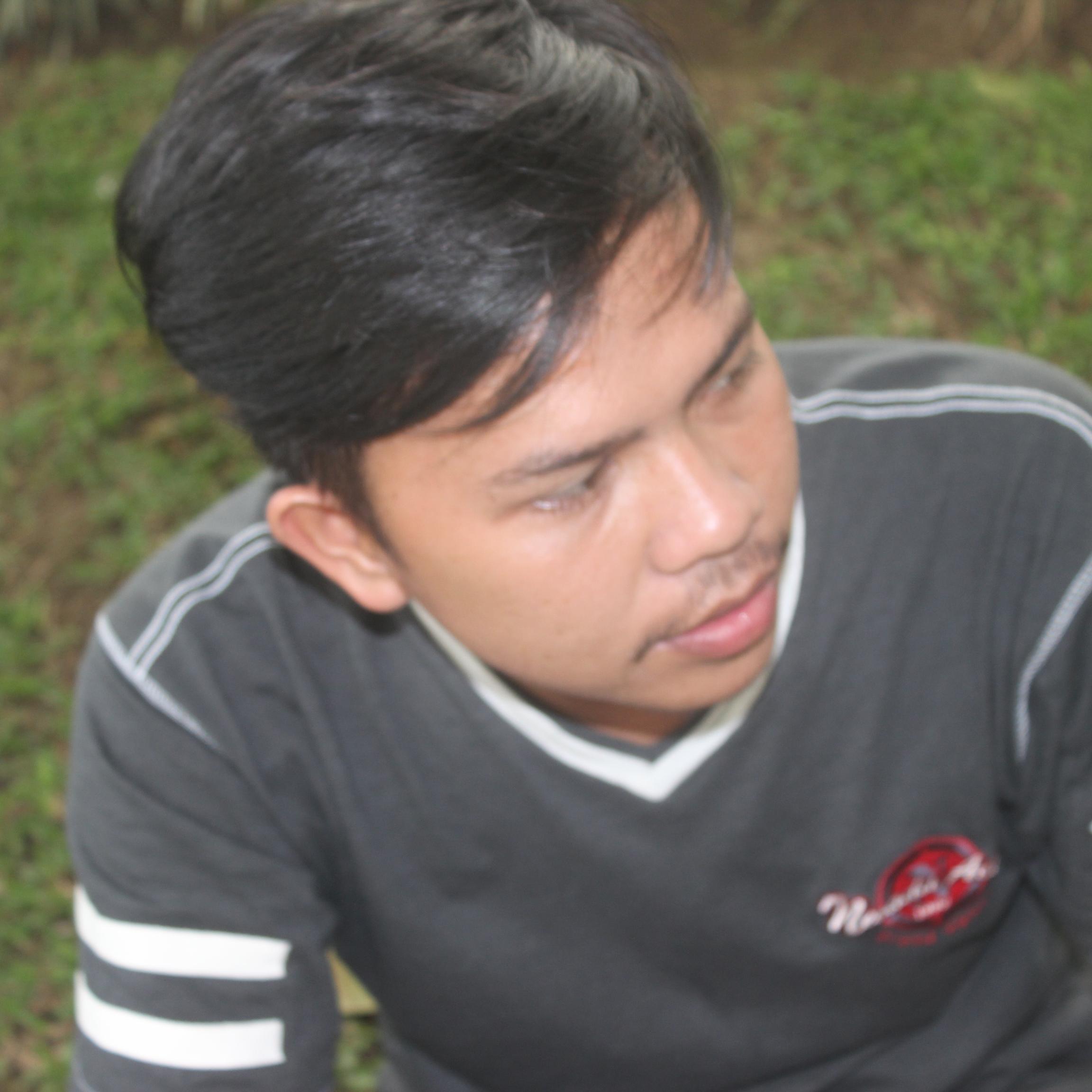 AdiSuhendraSRT's profile picture. biasa aja, gak ada yang istimewa!!