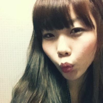 sohyunny's profile picture. 피아노 치는 여자, 영화를 하루종일 볼 수 있는 여자,  돈 모으기와 책 100권 읽는것이 목표인여자,  하나님을 사랑하는 여자, 이것저것 관심은 많은데 섯불리 못 건들이는 여자, 행복한 여자