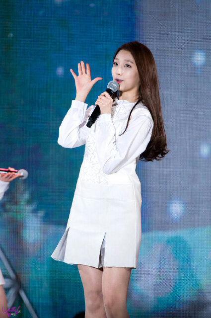 정예인[Jung YeIn] • 1998 • Maknae Lovelyz • #VintageEnt • agxxcy • Let's be friend