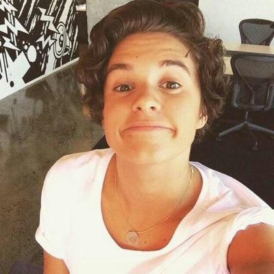i will hug the vamps✨